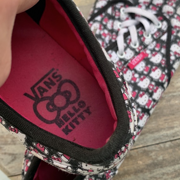Hello kitty vans sneakers in black and pink - Picture 6 of 7